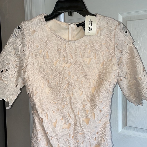 Forever 21 Vintage Floral Embroidered Dress - Picture 4 of 9